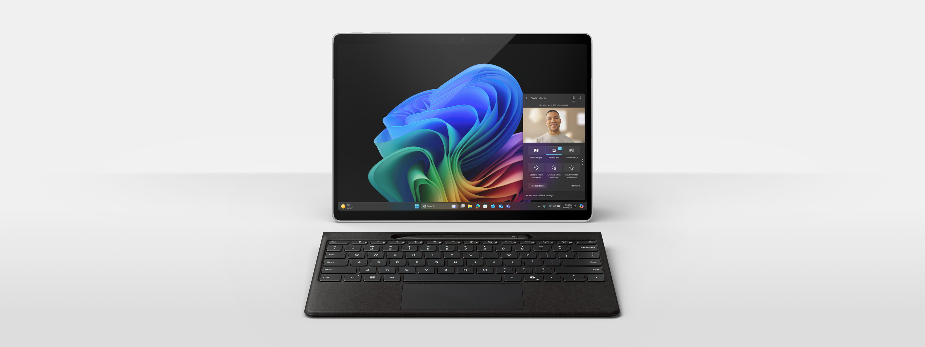 Απεικόνιση της συσκευής Surface Pro με την κάμερα σε χρήση
