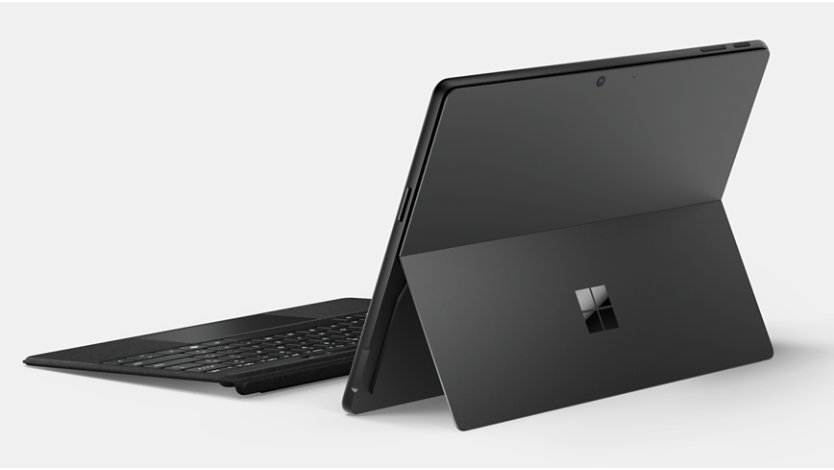 Απεικόνιση της πίσω όψης ενός Surface Pro που είναι στραμμένο προς τα αριστερά με επεκτεταμένη τη βάση και το πληκτρολόγιο αποσυνδεδεμένο